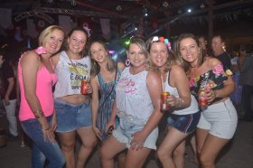 Ascarealiza baile de Carnaval com Brilha Som e Mig Musical