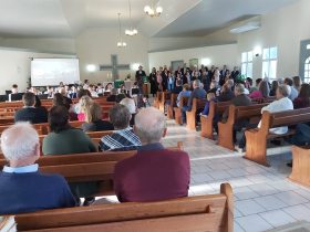 Fieis de Salvador do Sul celebram as origens durante culto em alemo