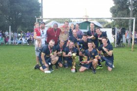 Poca Bola e Campestre Baixo so os campees do Municipal de Futebol 7