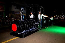 Primeiro desfile de Natal tem grande pblico em Salvador do Sul