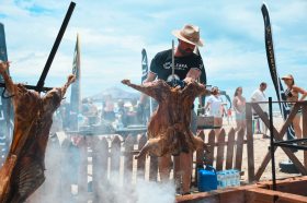 Salvador do Sul se destaca no maior churrasco de beira de praia do mundo com a Celebra Gourmet