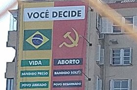 Empresa descumpre prazo para retirada de banner bolsonarista em Porto Alegre