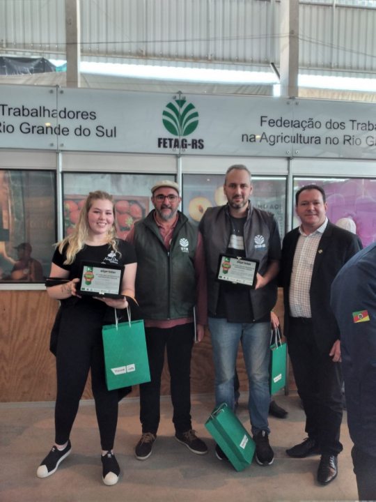 Agroindstria Familiar Nona Diva, de Baro, recebe prmio de melhor cuca alem da 45 Expointer