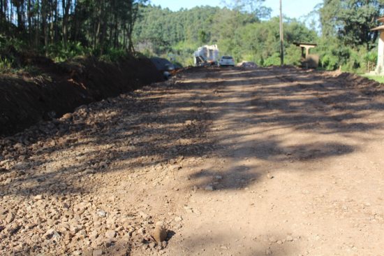 Obras seguem de pavimentao asfltica em Linha So Joo