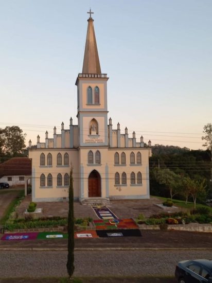 Campestre Baixo mantm a tradio dos tapetes de Corpus Christi