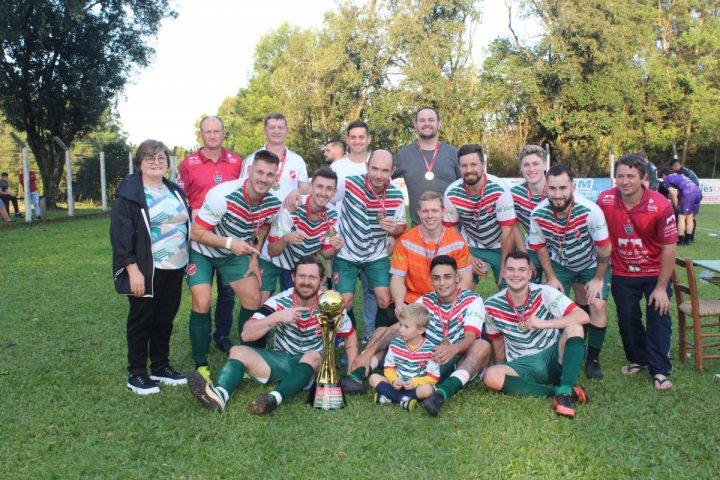 Poca Bola e Campestre Baixo so os campees do Municipal de Futebol 7