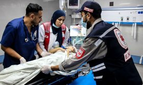 Ataque a hospital em Gaza mata ao menos 500