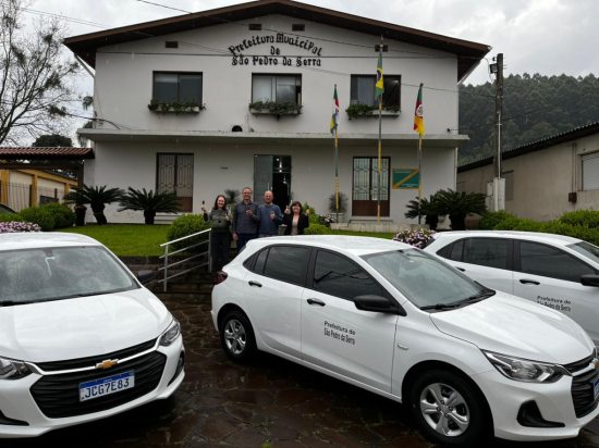 Secretaria da Sade amplia sua frota de veculos com a aquisio de trs novos carros