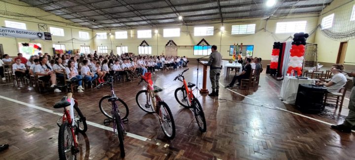 Proerd forma 157 alunos da regio