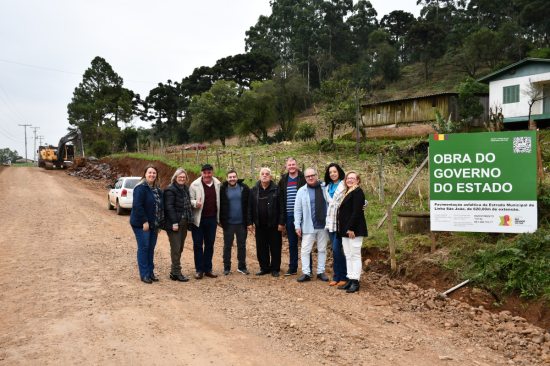  Salvador do Sul  contemplado com R$ 750 mil no programa Pavimenta 2 e obra j est em andamento na Linha So Joo