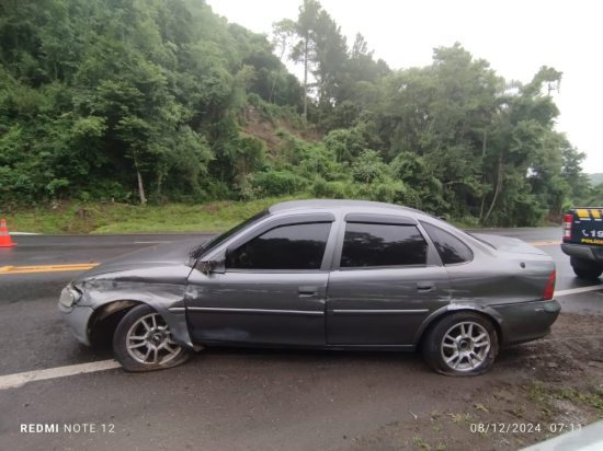 PRF prende motorista embriagado e sem carteira que provocou acidente na BR 470